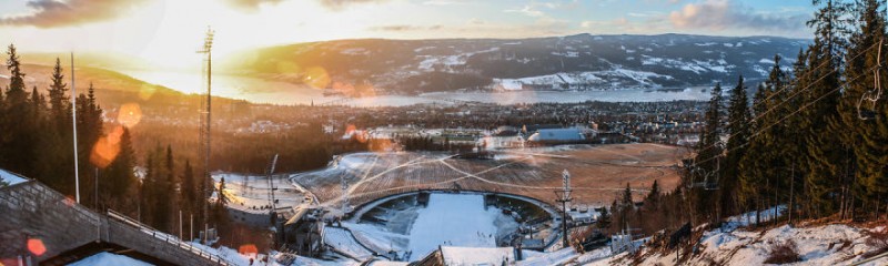 Estación-de-saltos-de-Sky-Lillehammer-Noeruega