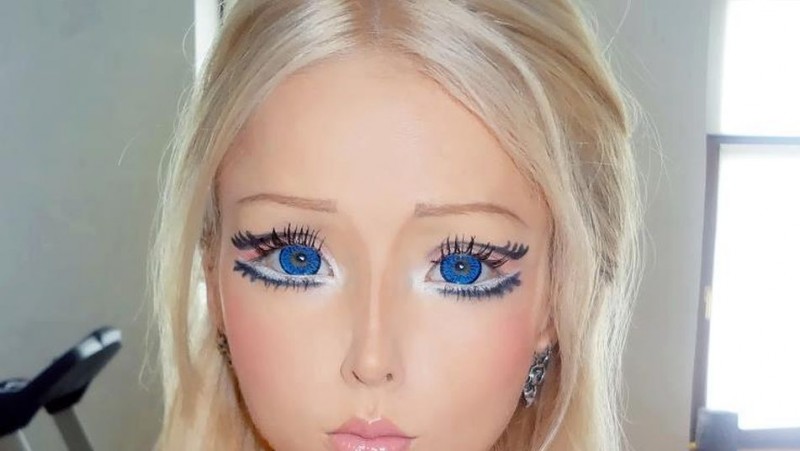 Valeria-Lukyanova-perfeccion-exagerada-barbie-humana