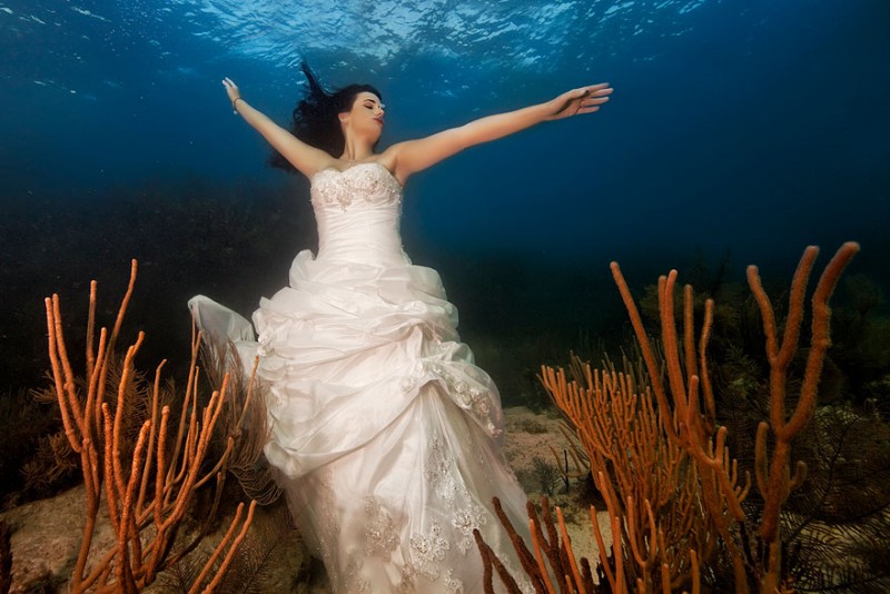 fotografías-de-foto-de-boda-bajo-el-agua-1