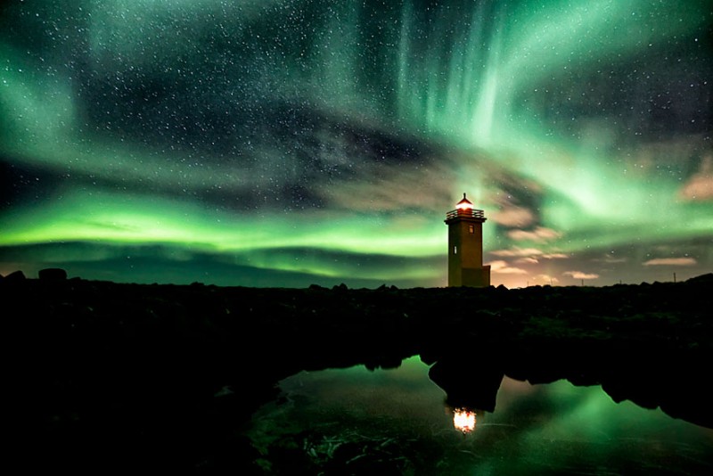 imagenes-de-faros-aurora-boreal