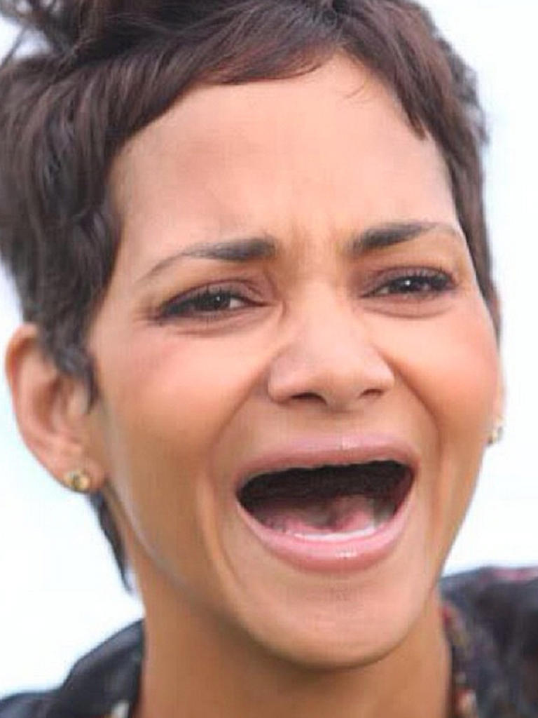 halle-berry-sin-dientes