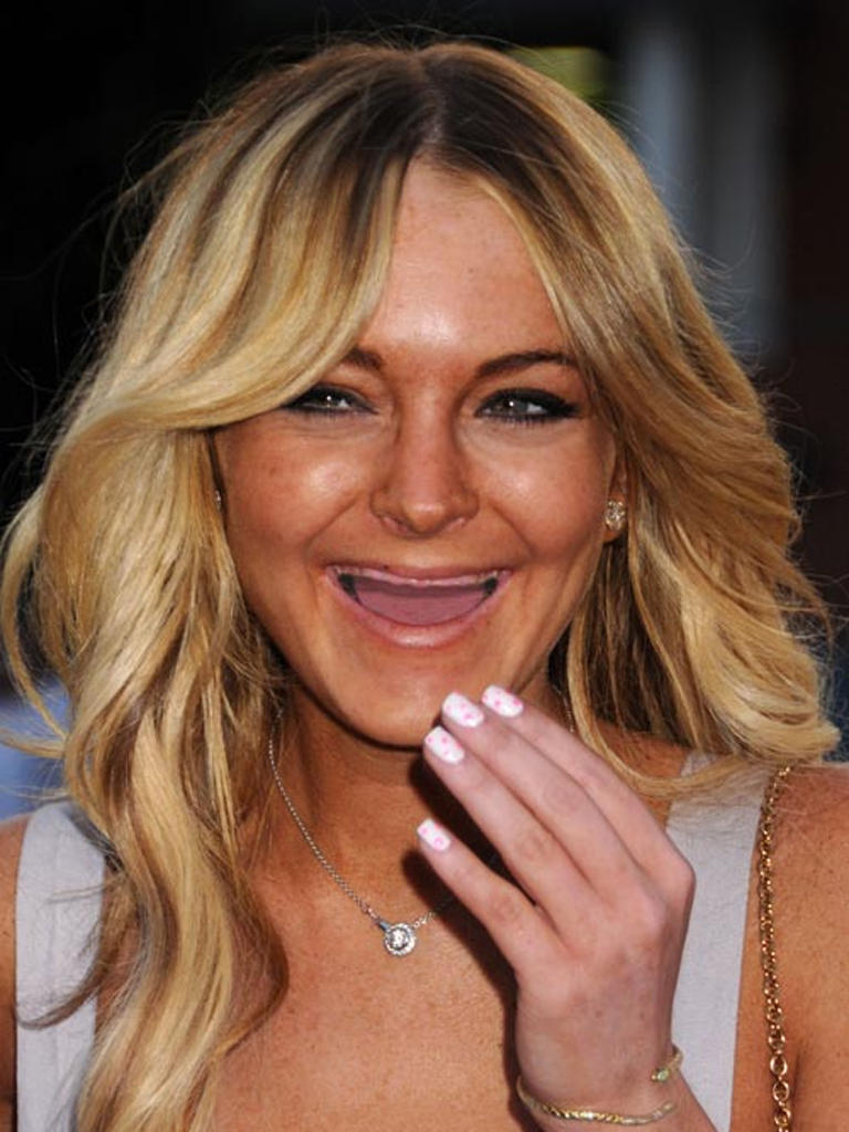 lindsay-lohan-sin-dientes