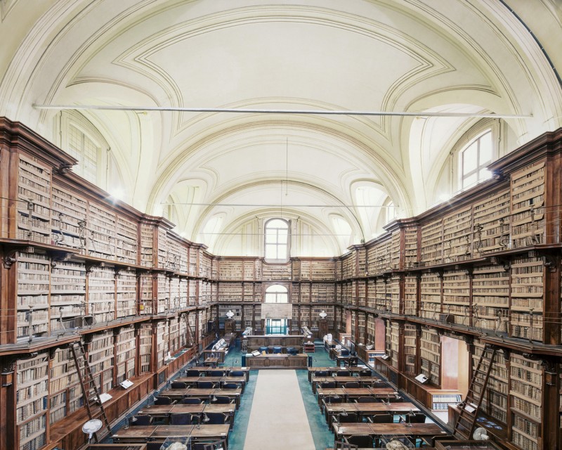 biblioteca Angela Roma