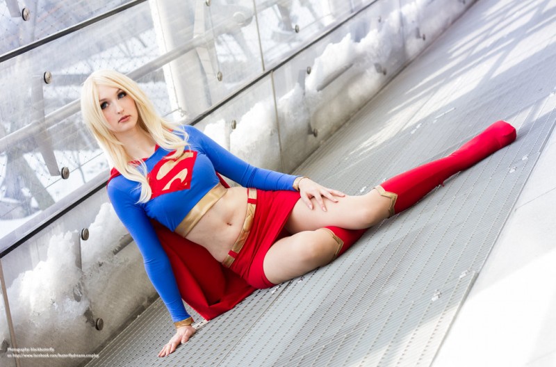 supergirl cosplays (11)